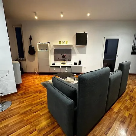 Sound - Apt Con Terrazza E Cucina 3 Min Toledo Apartamento Nápoles