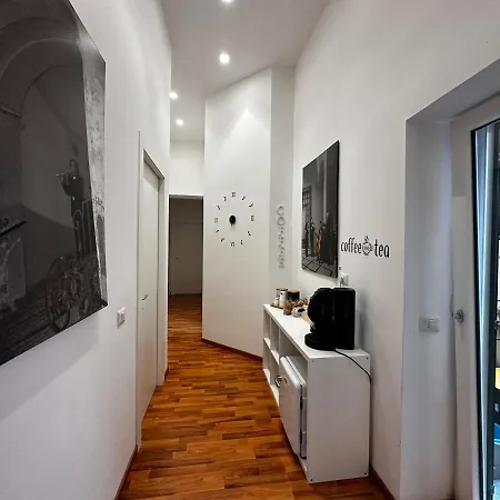 Sound - Apt Con Terrazza E Cucina 3 Min Toledo Apartamento Nápoles